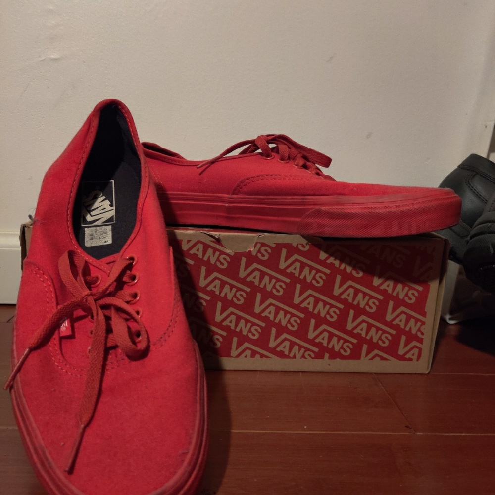 Vans - Picture 3 of 4